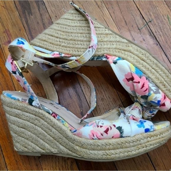 👠Montego Bay Floral Wedges Basket Weave White Pin - Picture 6 of 6